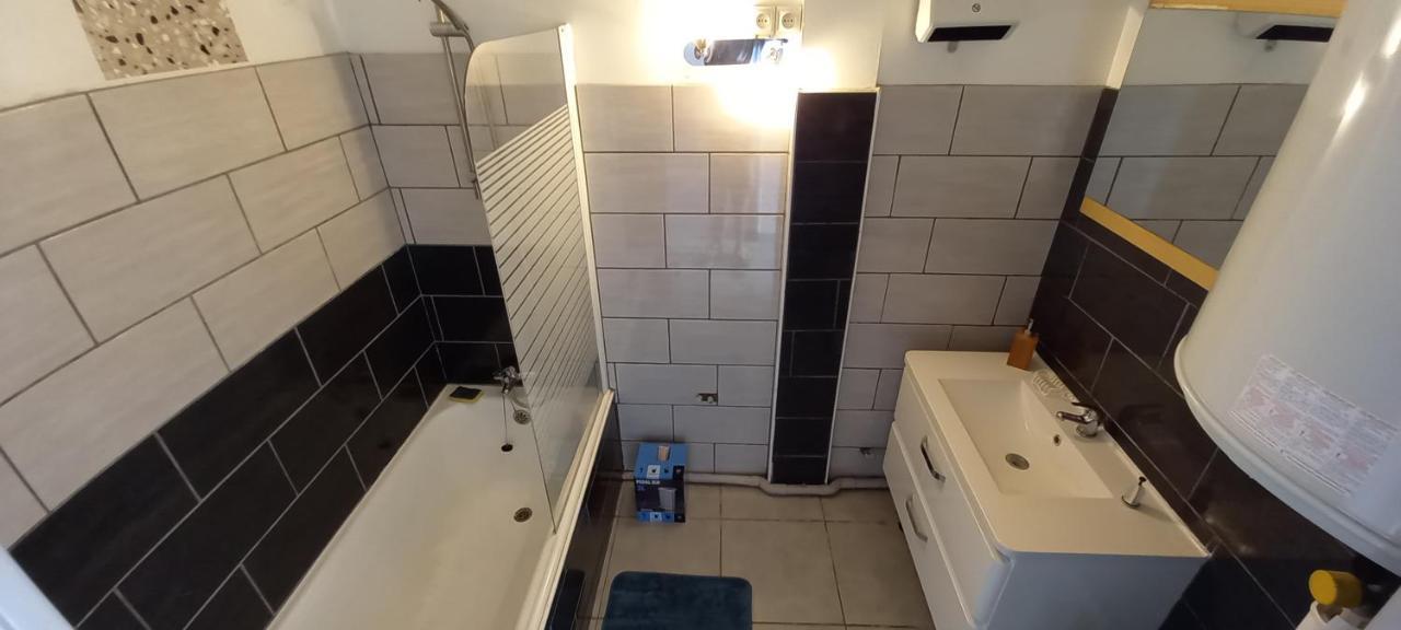 La Dolce Vita -T2 52M2- Dernier Etage- Terrasse-Parking-Wifi Fibre Apartment Tarbes Bagian luar foto