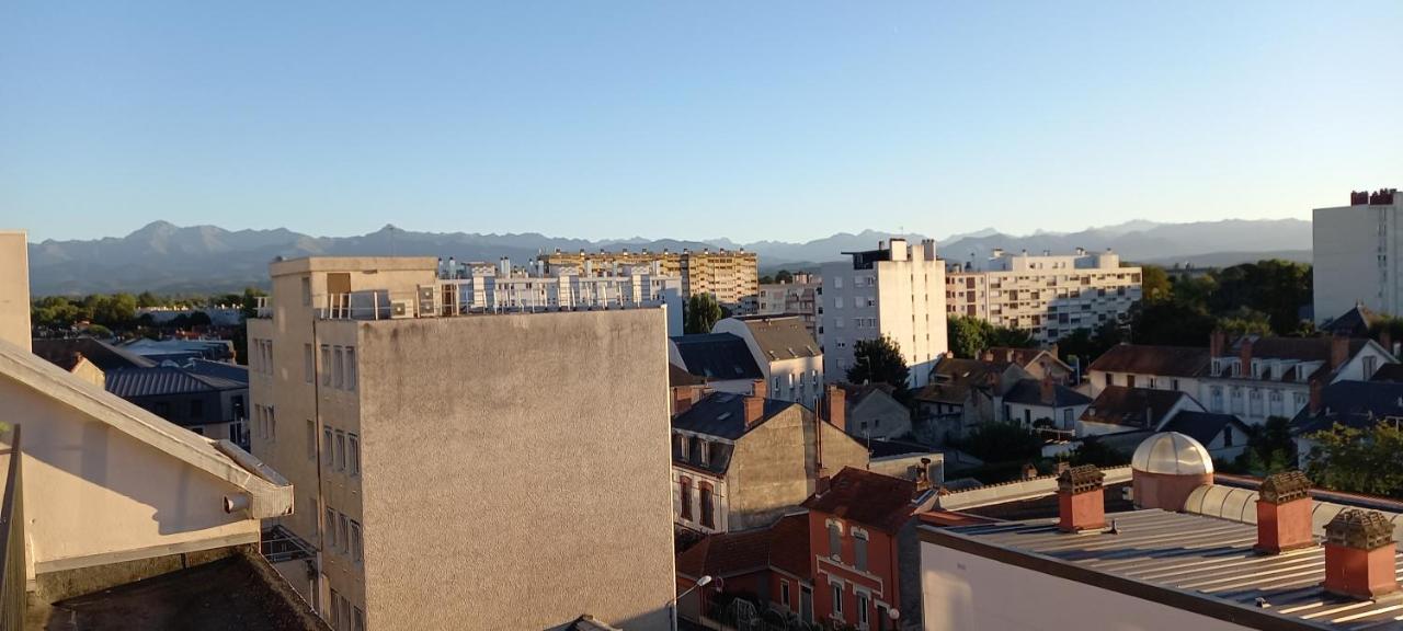 La Dolce Vita -T2 52M2- Dernier Etage- Terrasse-Parking-Wifi Fibre Apartment Tarbes Bagian luar foto