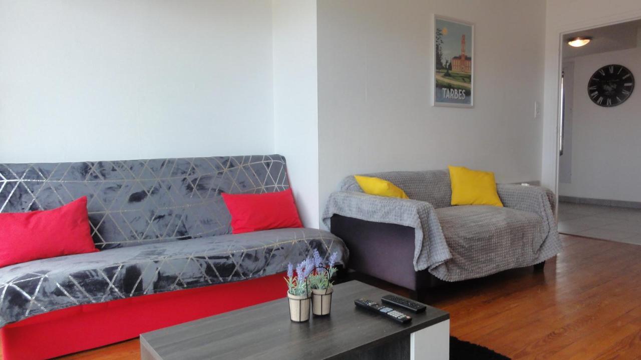 La Dolce Vita -T2 52M2- Dernier Etage- Terrasse-Parking-Wifi Fibre Apartment Tarbes Bagian luar foto